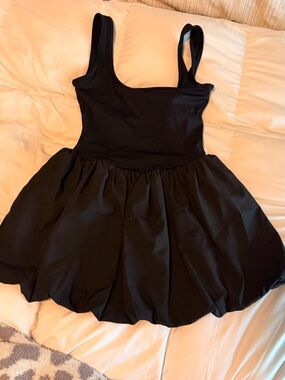 Bubble Black Sleeveless Active Dress